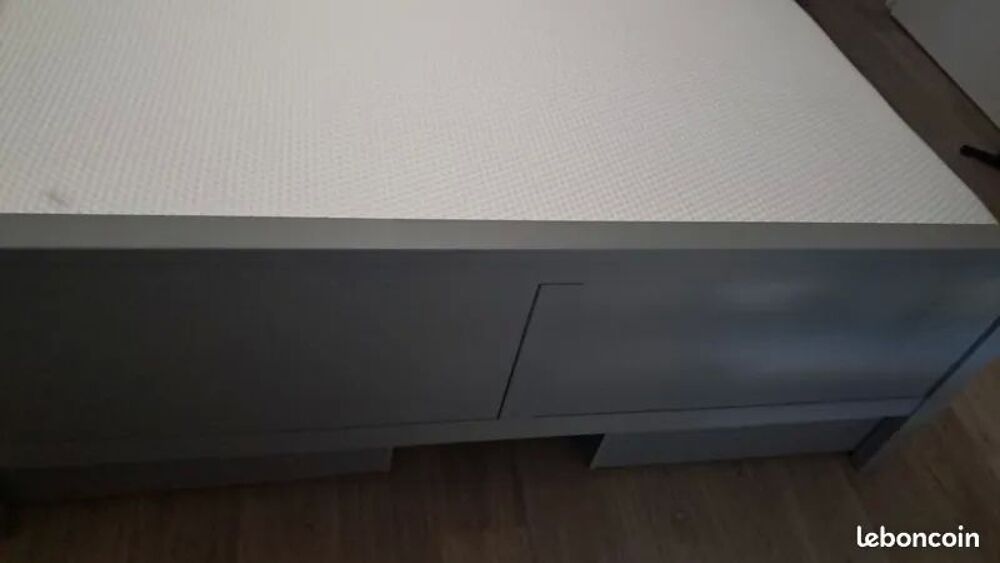 Chambre 160x200 hemmes et matelas Emma tr&egrave;s bon &eacute;tat Meubles