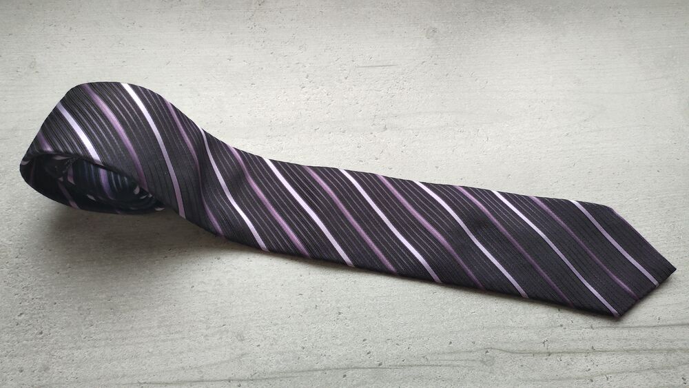 Cravate Brice 100% Soie - Noire &agrave; Rayures Mauves &amp; Violettes Vêtements