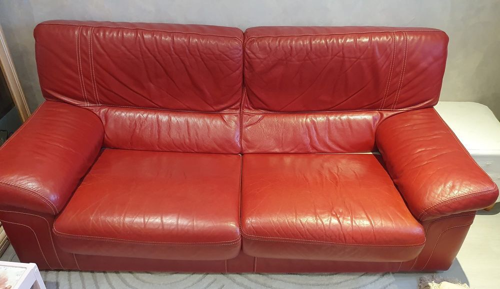 Canap&eacute; et fauteuil cuir rouge Meubles