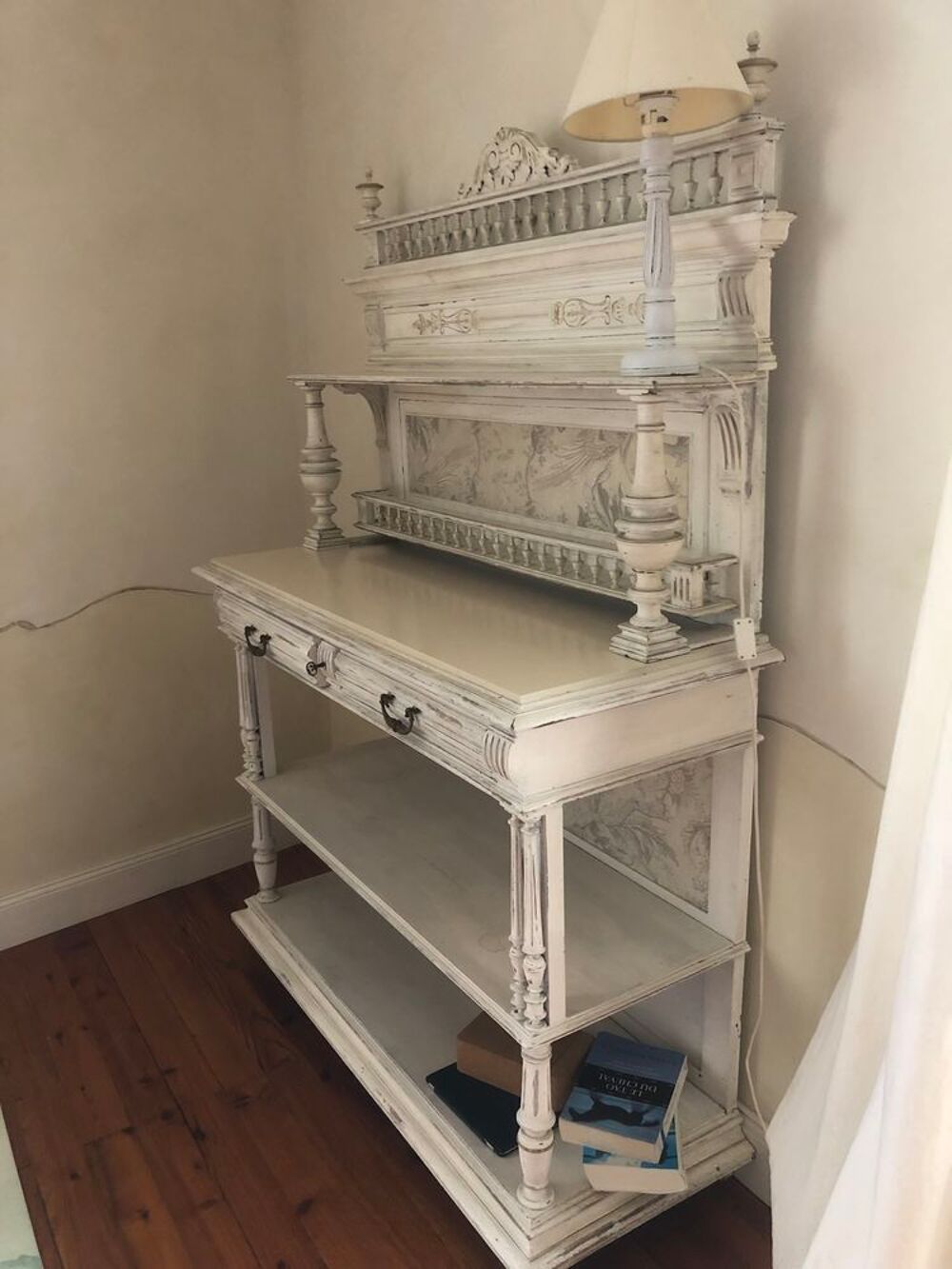 Buffet ancien patin&eacute; Meubles