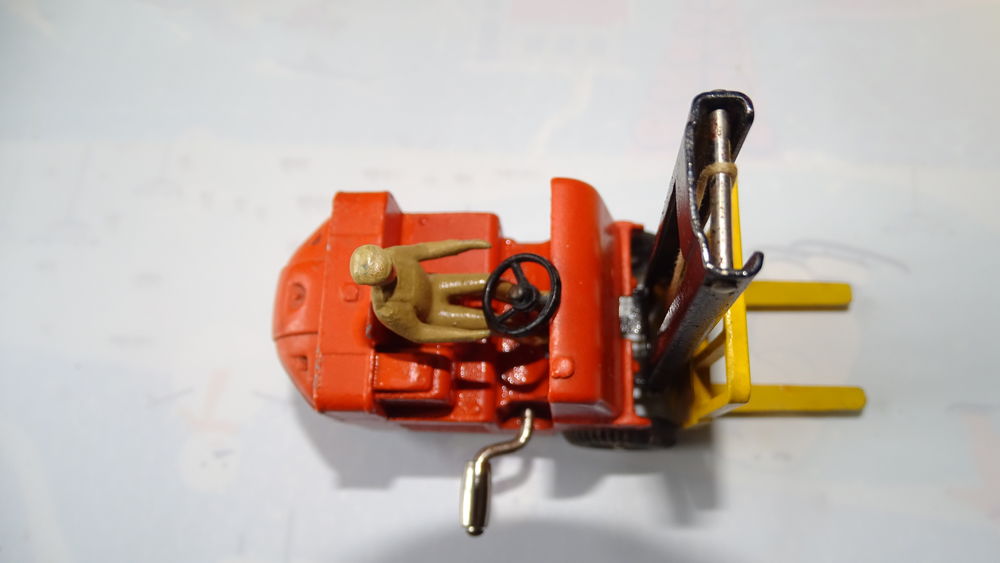 
V 52 DINKY TOYS
CHARIOT A FOURCHE 
Coventry Climax
Jeux / jouets