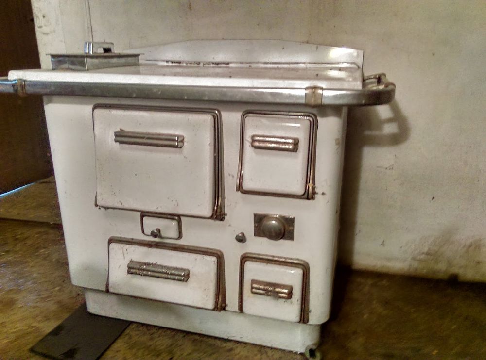 vieux fourneau Electroménager