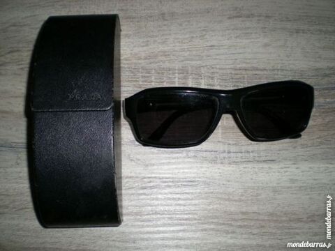 Lunettes  Prada avec boitier 100 Saleilles (66)