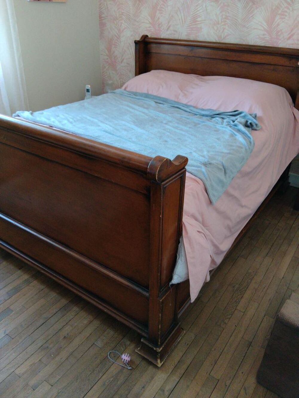 Lit rouleau et armoire penderie Meubles