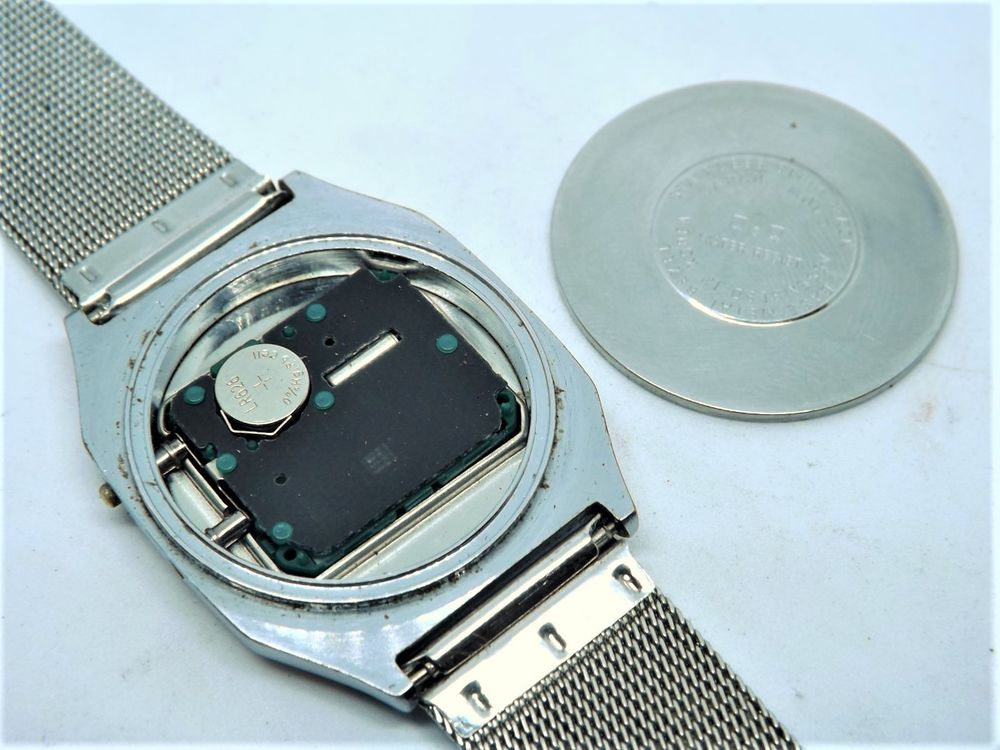 Rare montre LCD Solaire Q&amp;Q (Citizen) ann&eacute;es 1980 Bijoux et montres