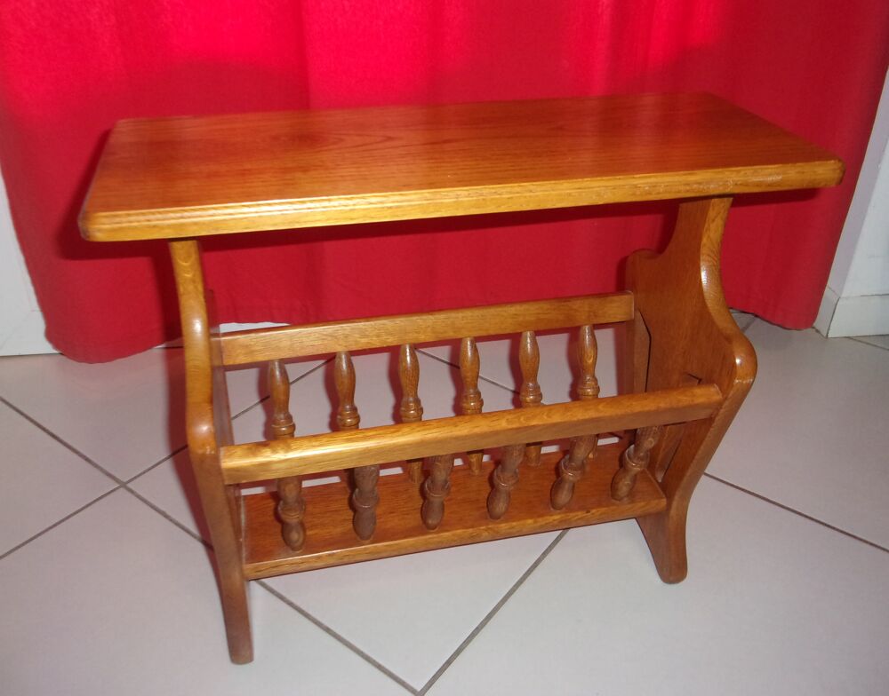 Tablette porte-revues en bois
Meubles