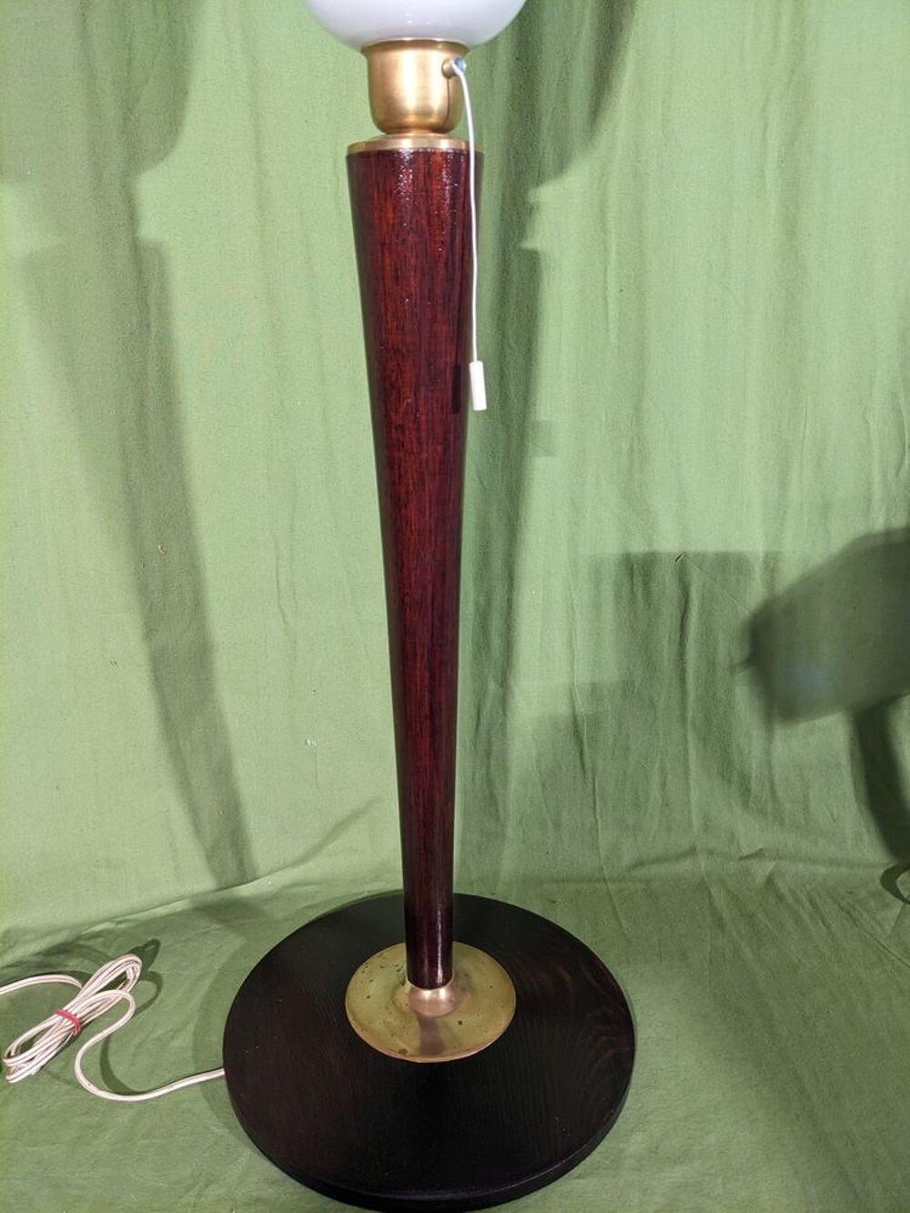 Lampe art deco style MAZDA ou autre couleur acajou en tr&egrave;s b Décoration