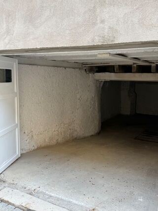  Parking / Garage à louer 20 m²