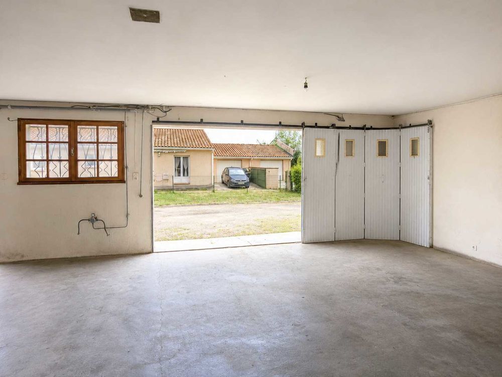 Vente Appartement T3 de 70 m² a aménager avec extérieur privatif et 2 parkings Eaunes
