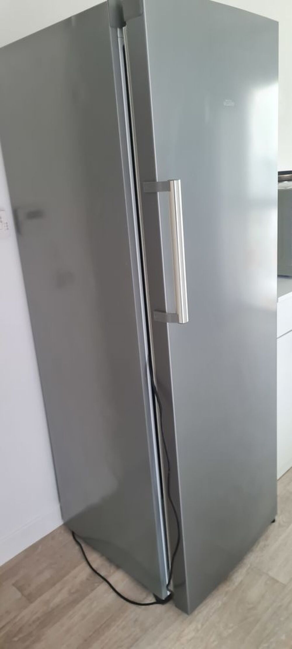 Frigidaire Armoire No Frost Electroménager
