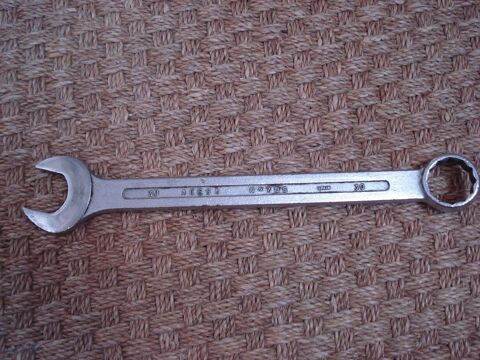 Cl� plate et ?il de 30 marque ACESA 8 Thilouze (37)