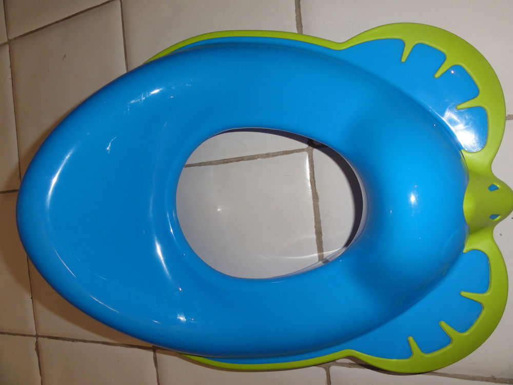 R&eacute;hausseur/r&eacute;ducteur/adaptateur de toilettes pour enfant Puériculture