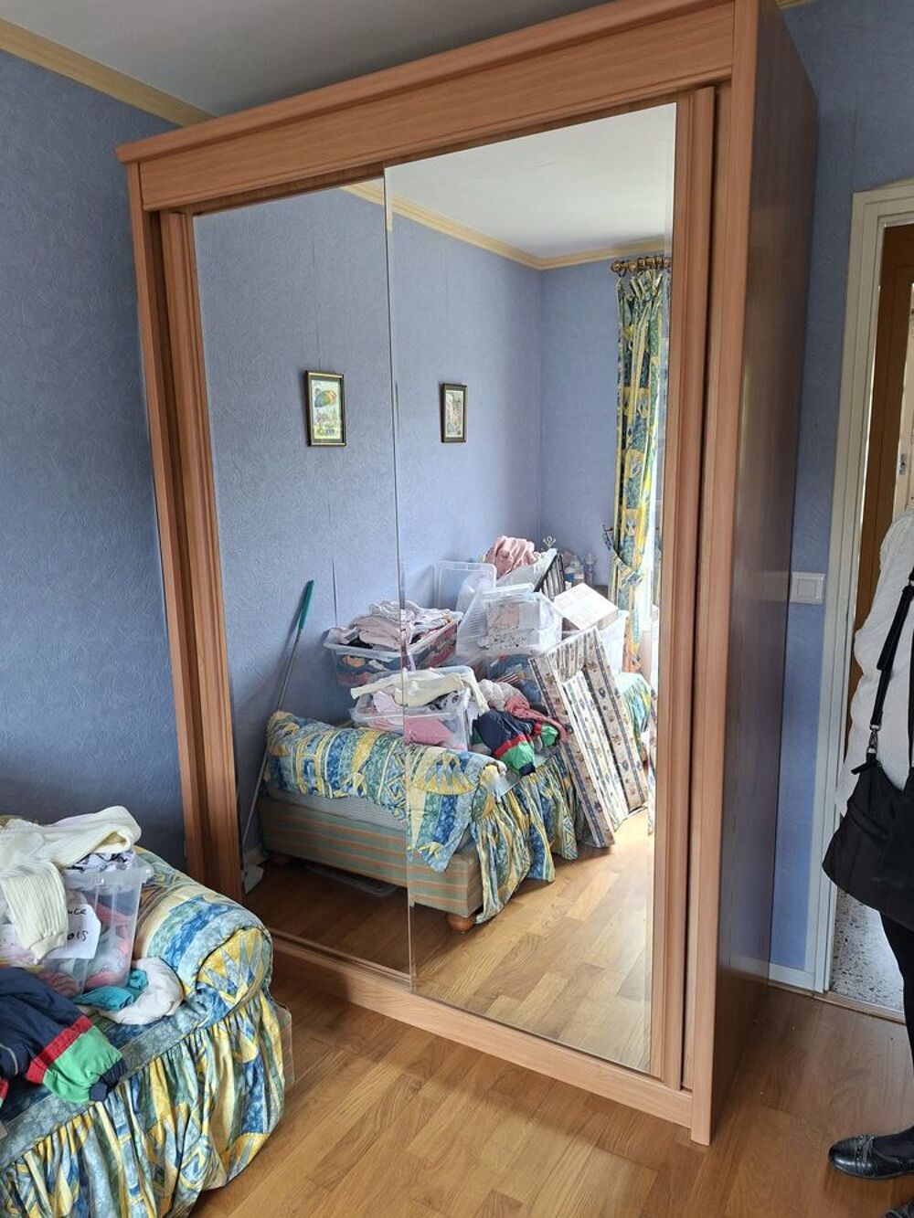 Armoire dressing en tr&egrave;s bon &eacute;tat Meubles