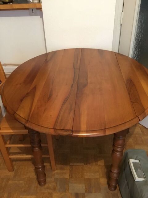  table en Noyer massif  130 Voiron (38)