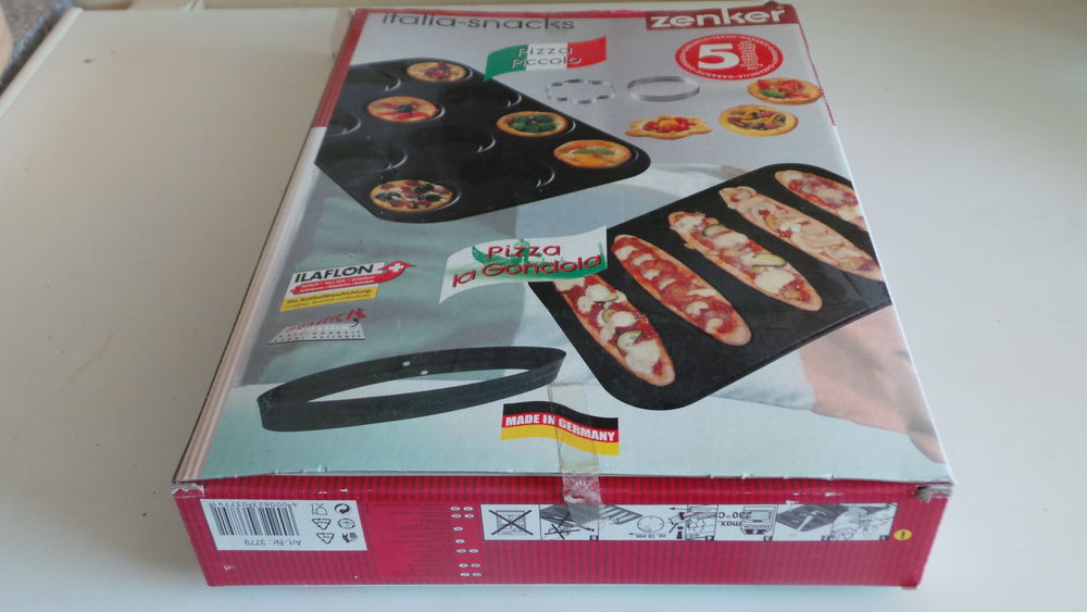 2 moules &agrave; pizzas 3 € Electroménager