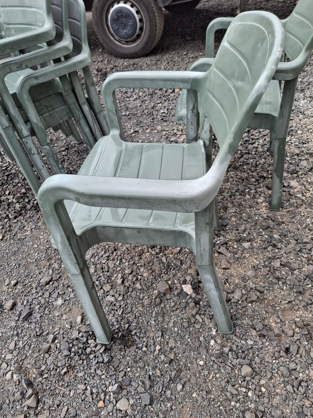 8 chaises de jardin solides Section carr&eacute; Meubles