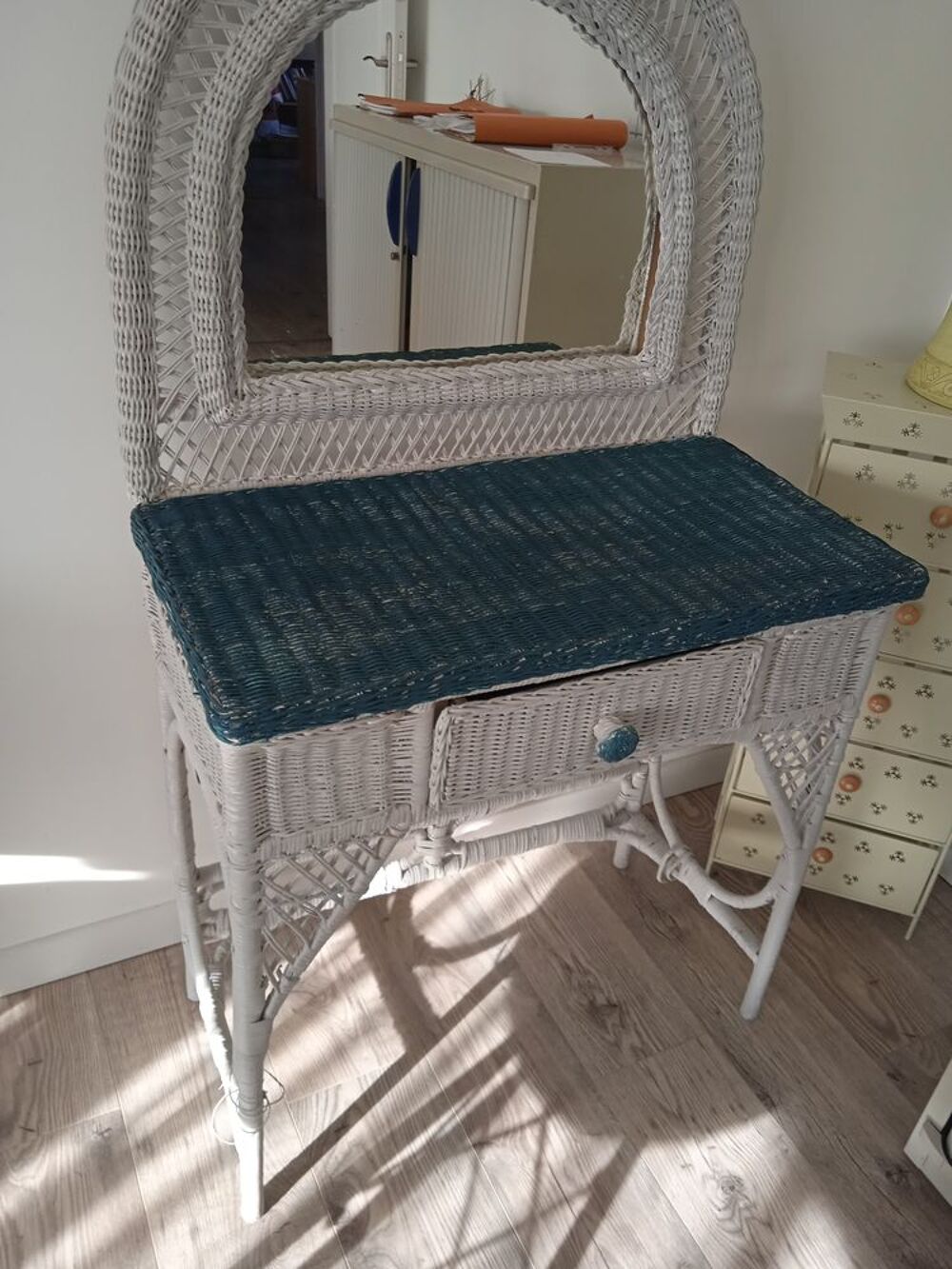 coiffeuse rotin verte et blanche miroir arrondi, un tiroir, Meubles