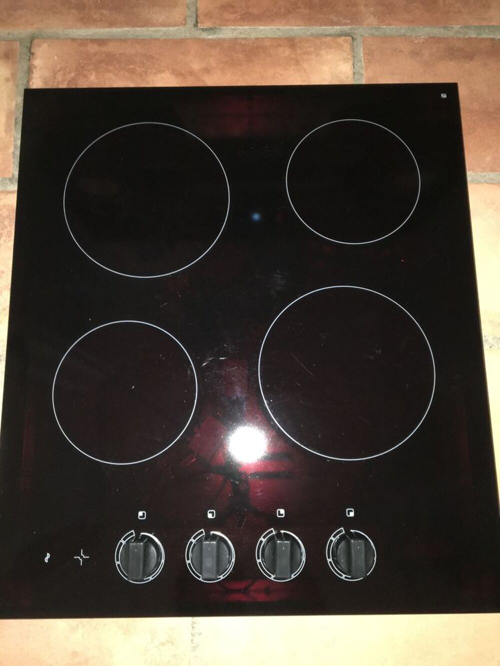 Table de cuisson vitroc&eacute;ramique neuve Electroménager