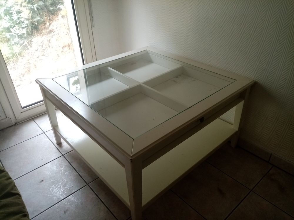 table basse 90 euro tr&egrave;s bonne &eacute;tat avec un gr tiroir Meubles