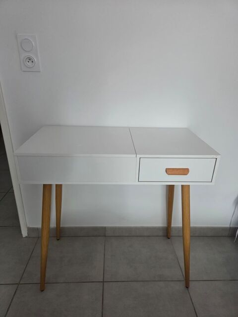 Coiffeuse 40 Rochefort-du-Gard (30)
