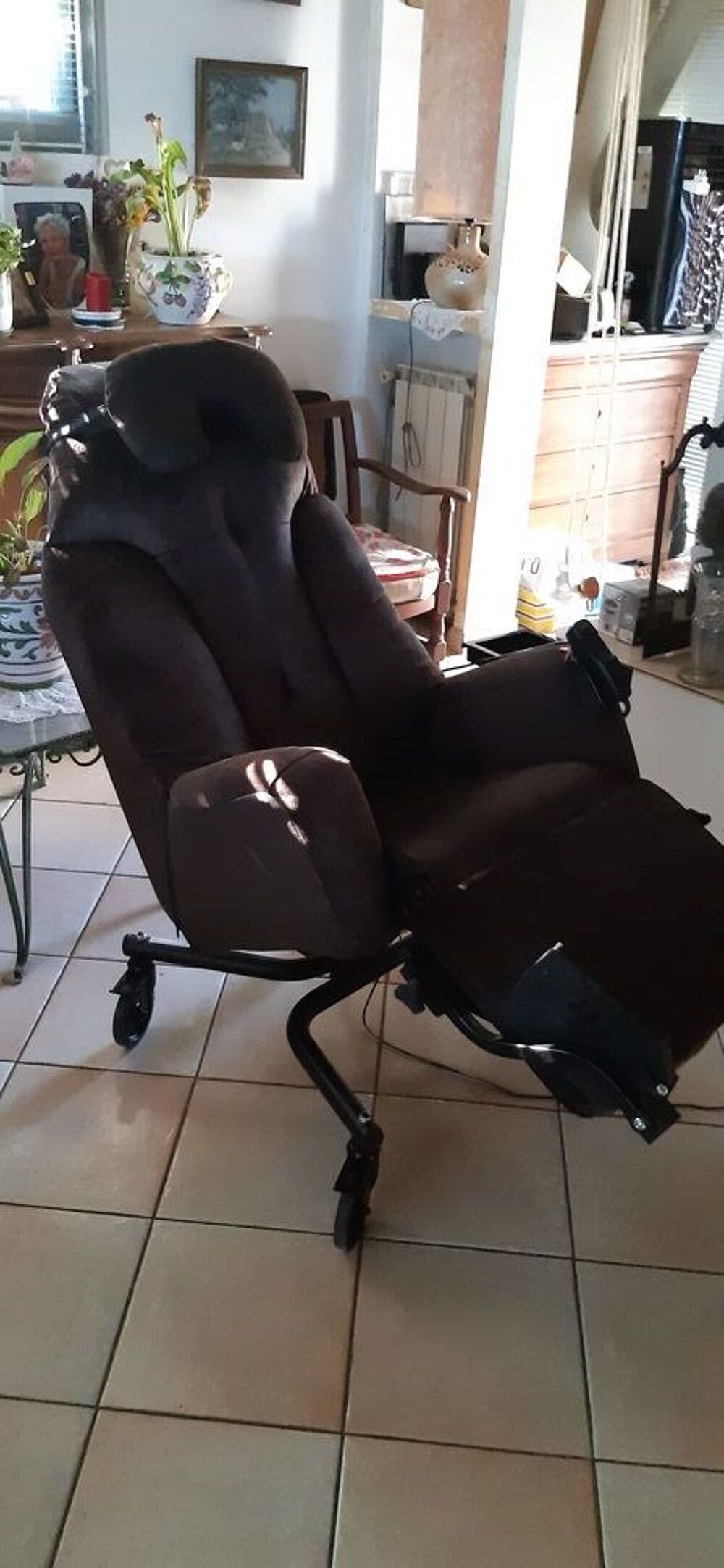 fauteuil m&eacute;dicalise &eacute;lectrique Meubles