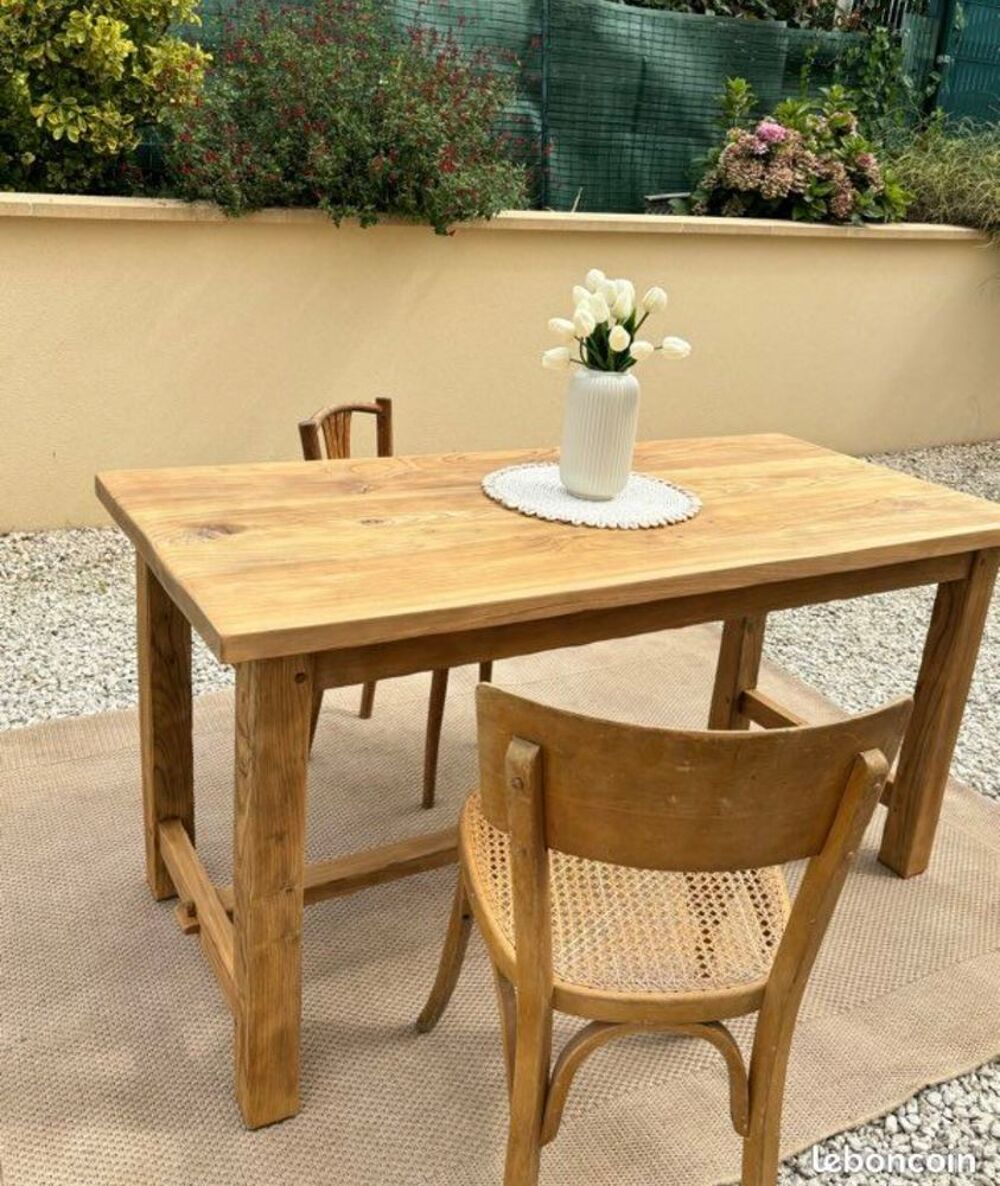 Table en bois massif Meubles