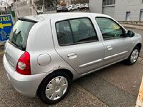 Clio II Clio 1.2 16v 75 eco2 Campus.Com 2011 occasion 42700 Firminy