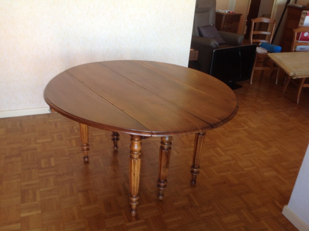 Table salle &agrave; manger, avec rallonges Meubles