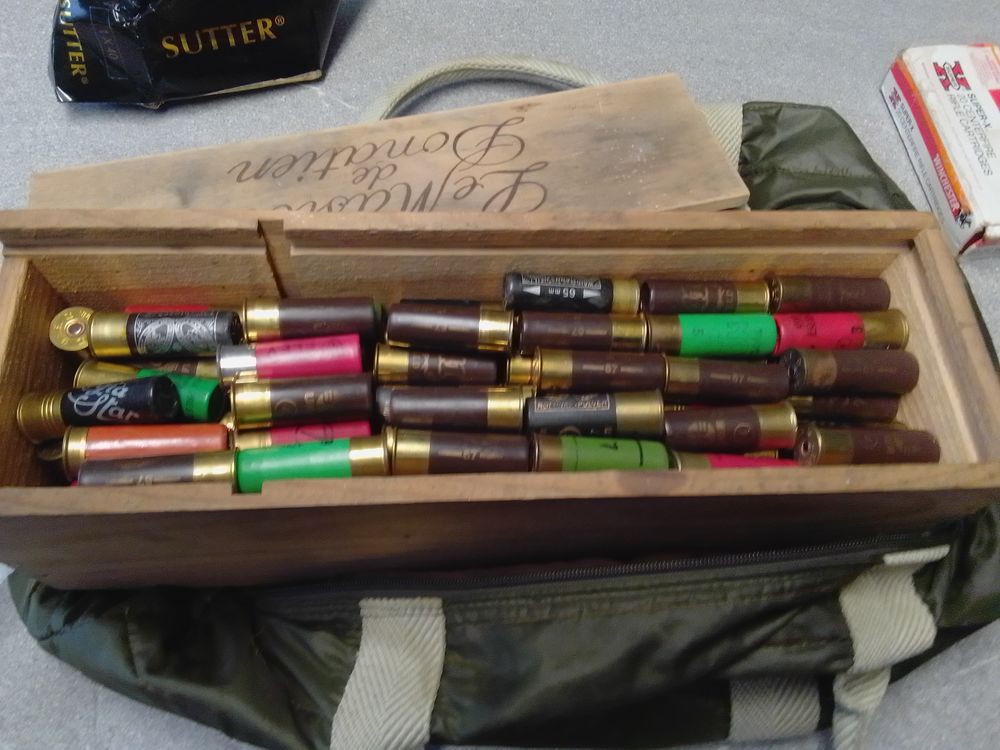 Lot de cartouches et balles pour carabine ET DIVERS CHASSE Sports