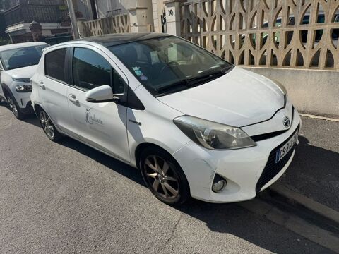 Toyota yaris 100h Style