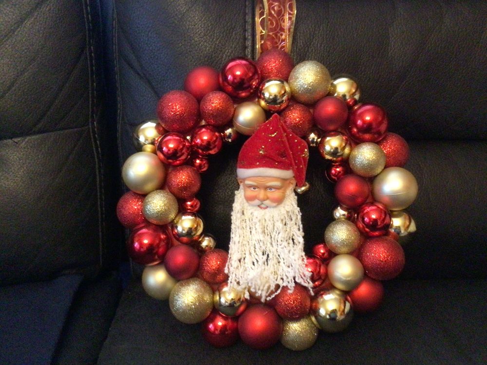 Arrangements de No&euml;l fait maison un grand choix et couronne Décoration