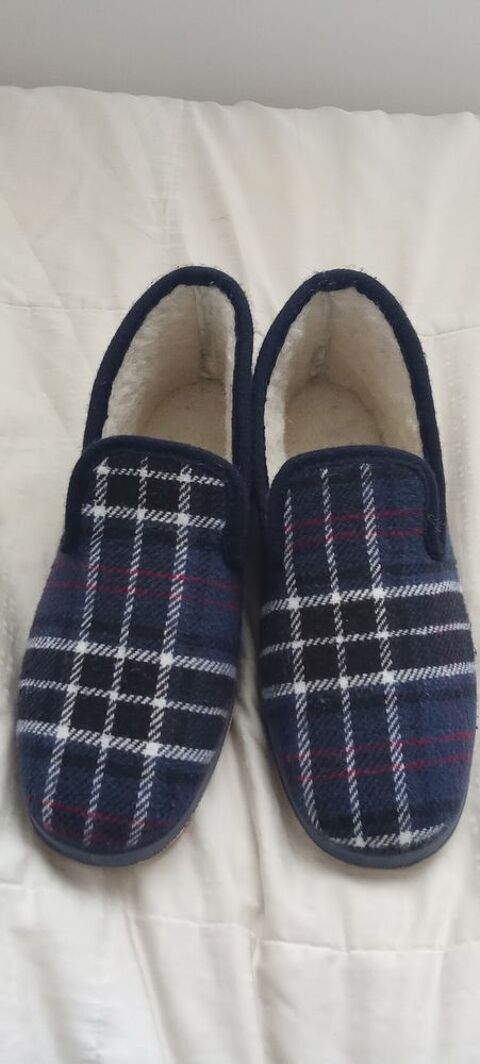 Pantoufles chaussons charentaises  15 Paris 19 (75)