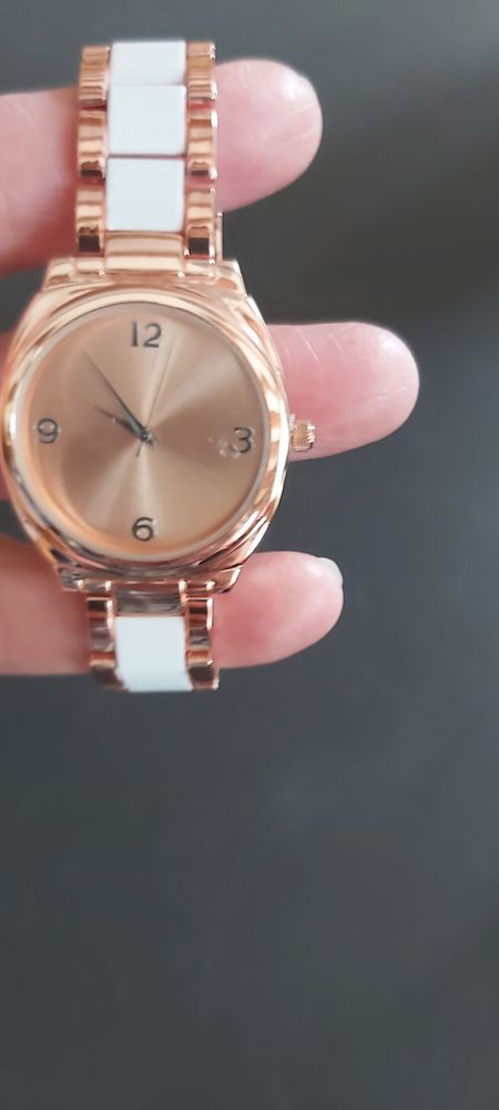 Montre femle neuve avec pile Bijoux et montres