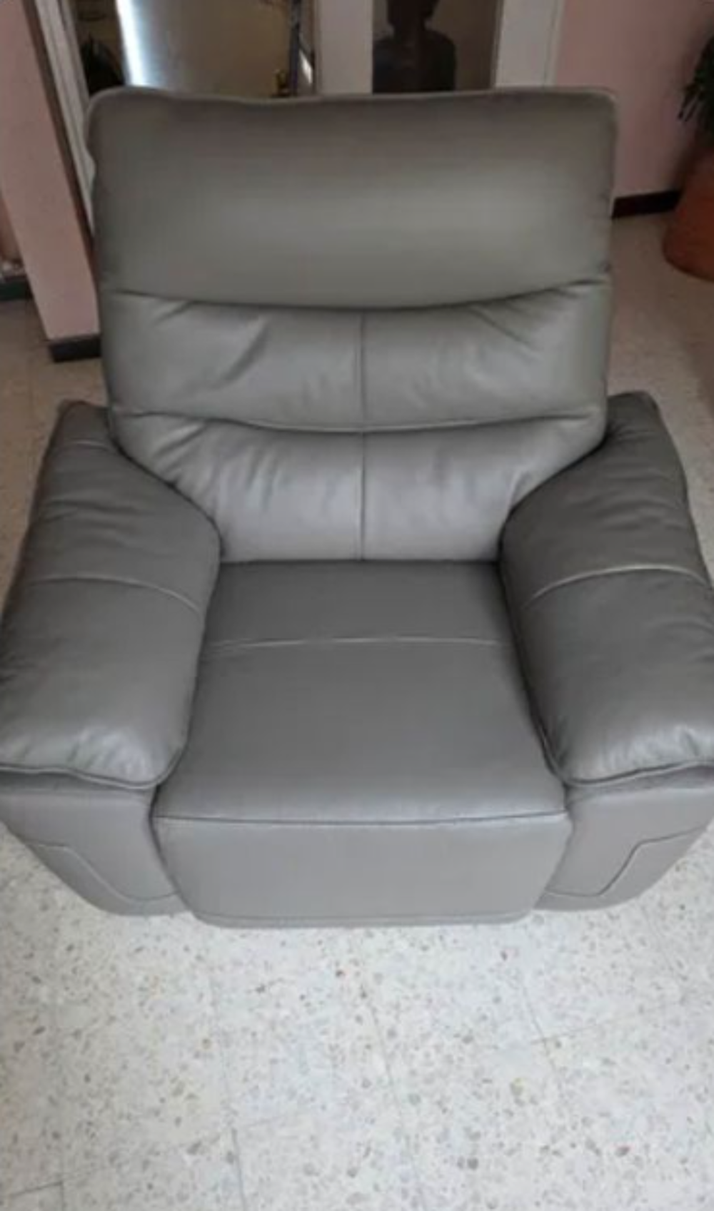 fauteuil en cuir &eacute;lectrique Meubles