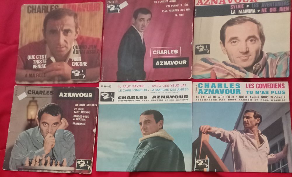 LOT DE 43 X DISQUES VYNIL 45 TOURS FRANCAIS D / CD et vinyles
