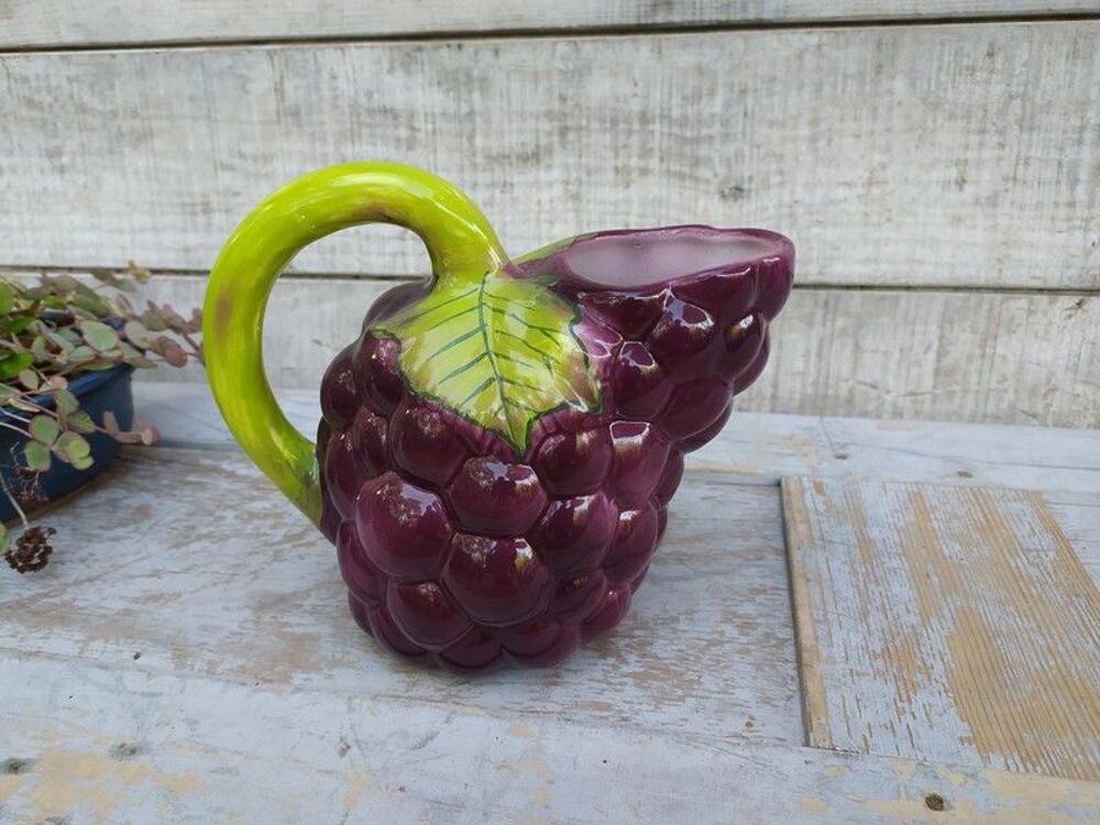 Pichet Barbotine Grappe de Raisin Décoration