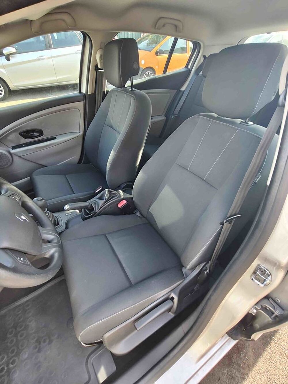 M&eacute;gane III RENAULT MEGANE III 1.6 110 ETHANOL AUTHENTIQUE 2011 occasion 93430 Villetaneuse