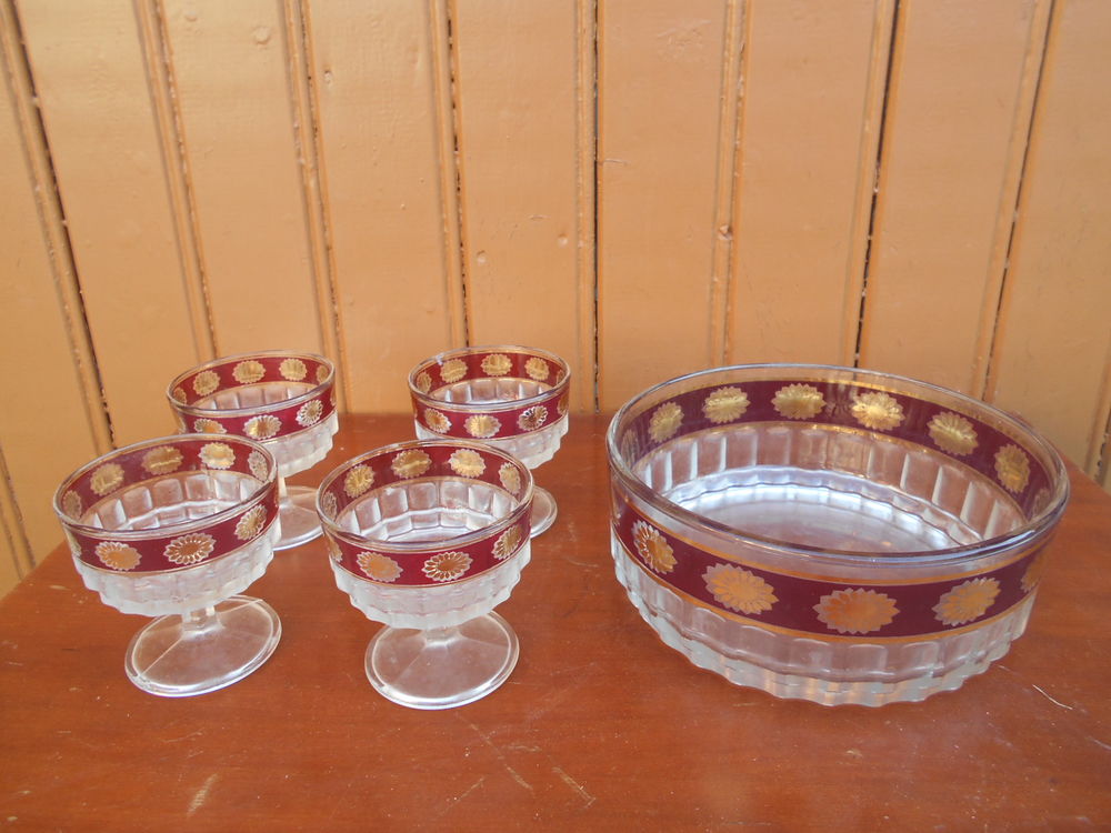 COUPES VERRE (5) + saladier rond Décoration
