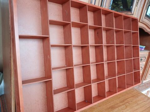 Pr�sentoir � casiers  40 Vendeuvre-du-Poitou (86)