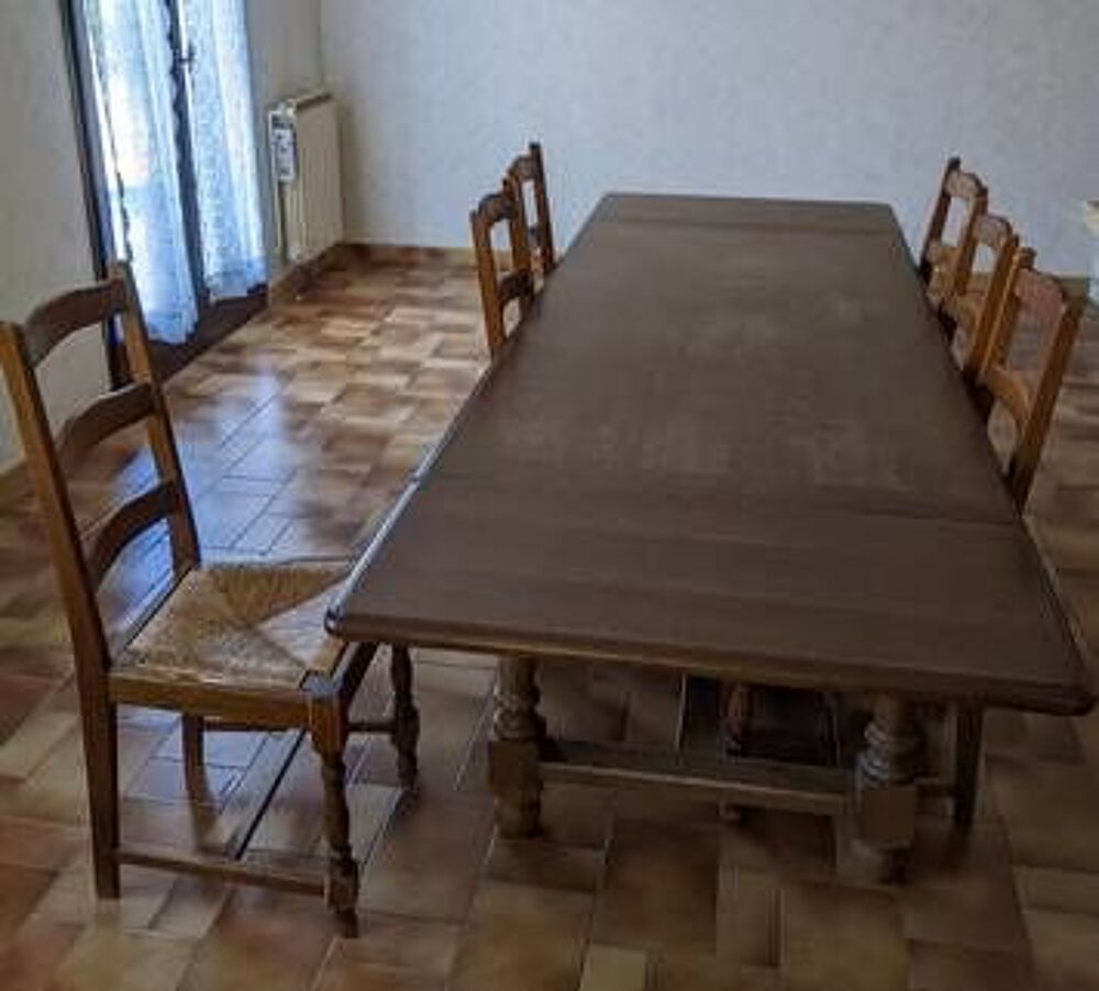 table + 6 chaises paill&eacute;es en ch&ecirc;ne Meubles
