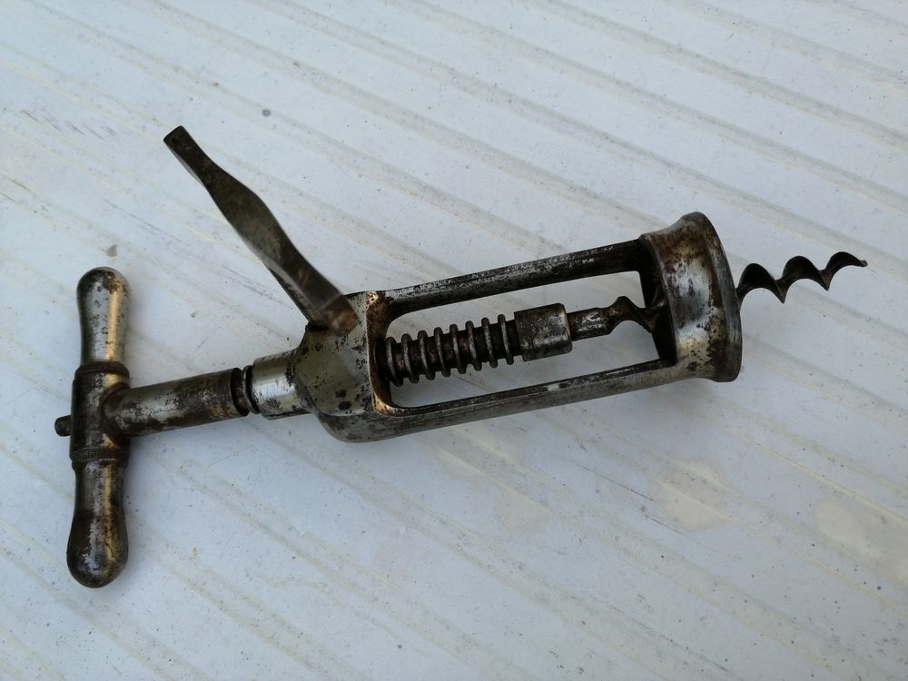 TIRE BOUCHON ANCIEN A CREMAILLERE TRES BON ETAT 