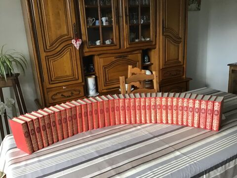 36 livres :  Les Grands Romans Historiques 70 Bagnols-sur-Cze (30)