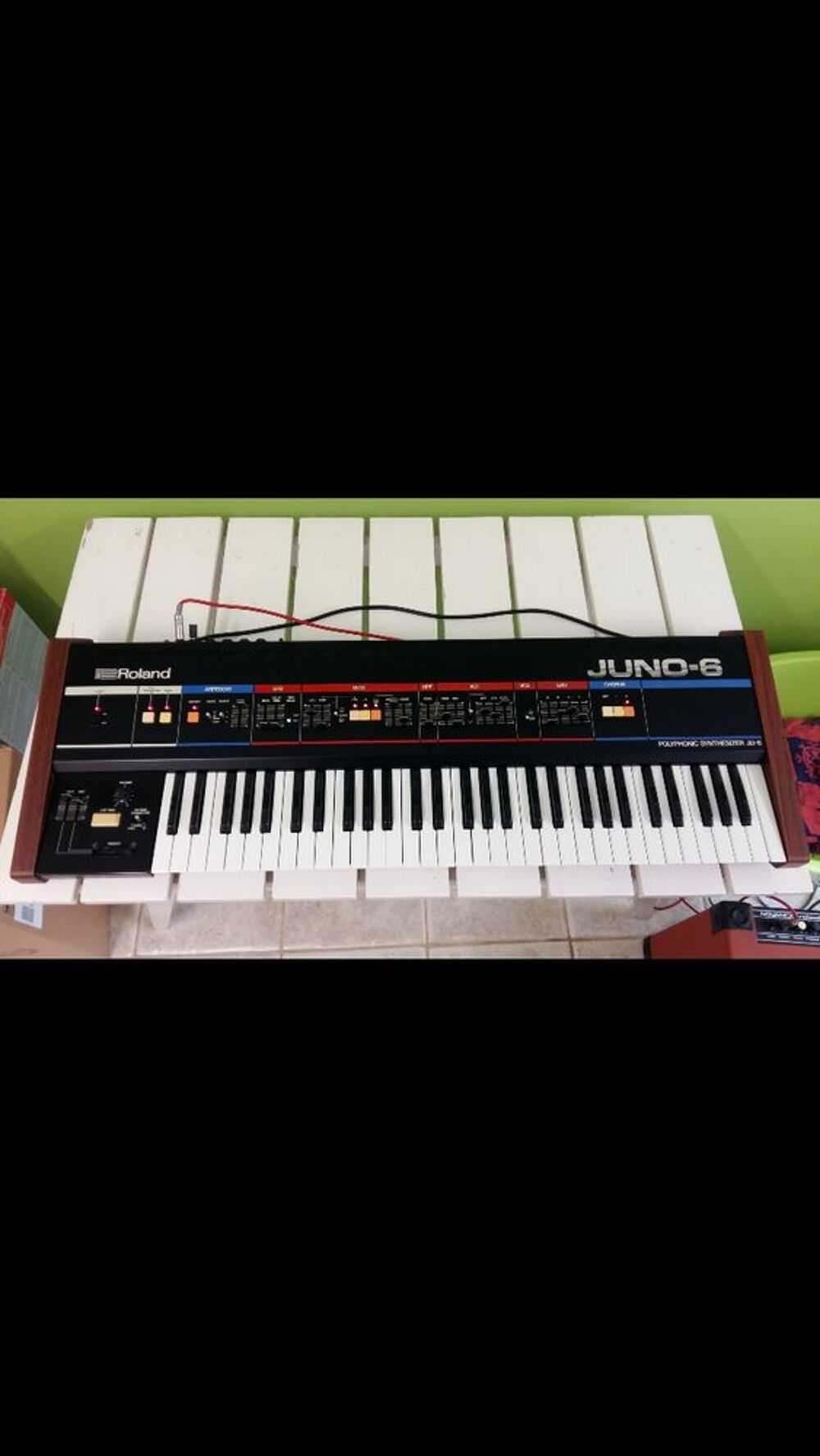 Synthetiseur analogique
Roland Juno 6
Parfait &eacute;tat Instruments de musique
