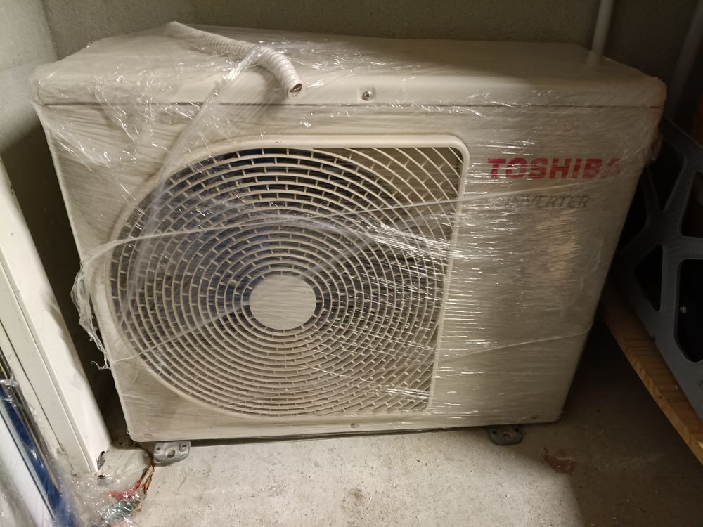 Climatiseur de marque Toshiba 1600Wts Bricolage