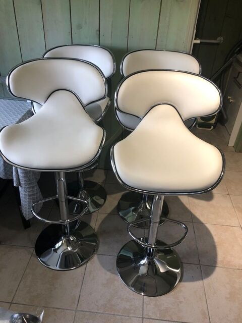 LOT DE 4 TABOURETS DE BAR A MEMOIRE DE FORME EN SIMILI CUIR 0 Saint-Vincent-de-Tyrosse (40)