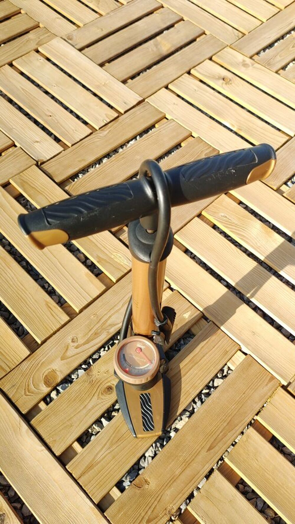 Pompe &agrave; V&eacute;lo JEEP &agrave; Pied avec Manom&egrave;tre - 11 Bars Sports