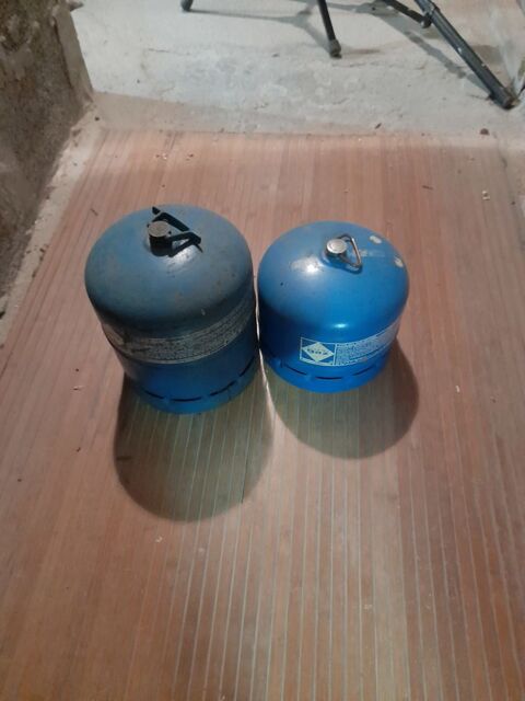 Consignes gaz camping vide 
� r�cup�rer sur place 8 Le Lavandou (83)