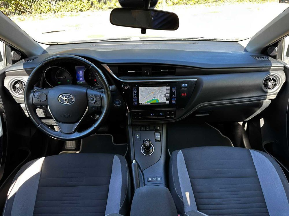 Auris Touring Sports Hybride 136h Business 2018 occasion 78110 Le V&eacute;sinet
