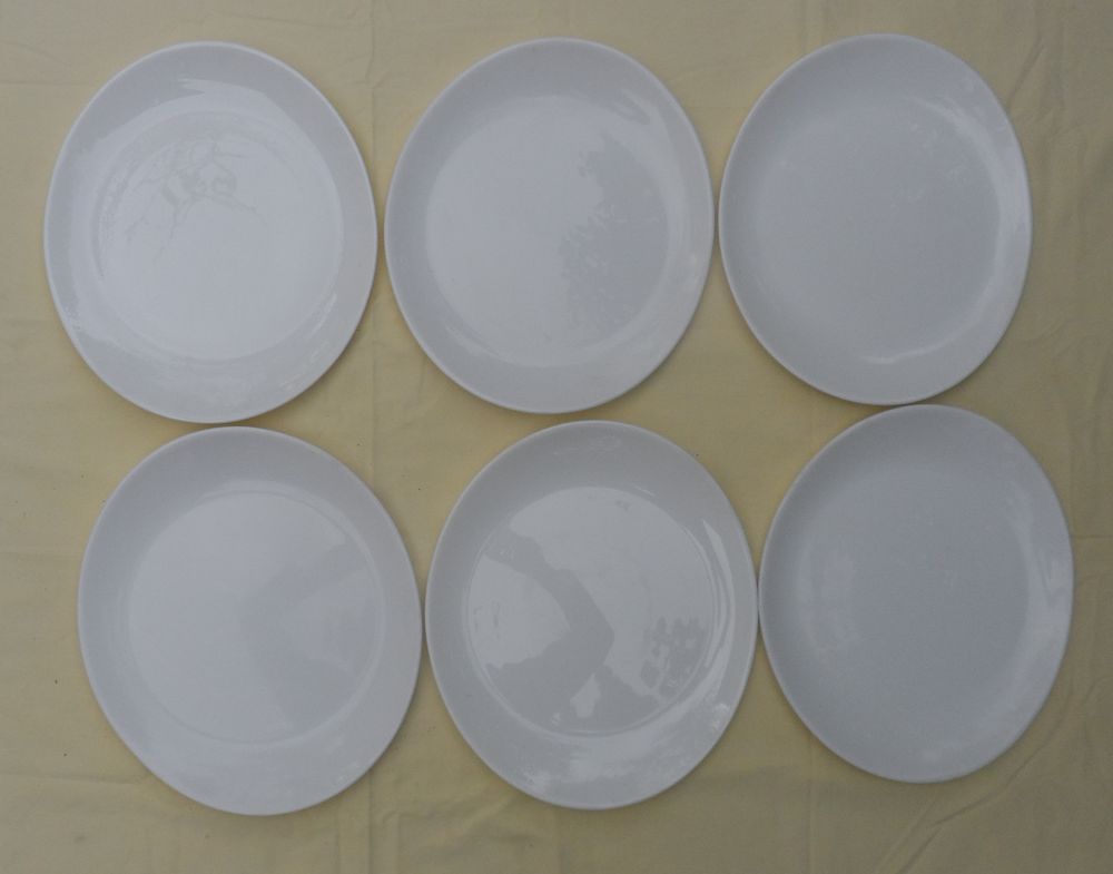 6 assiettes &agrave; steak ovales en porcelaine
Vintages - Neufs Cuisine