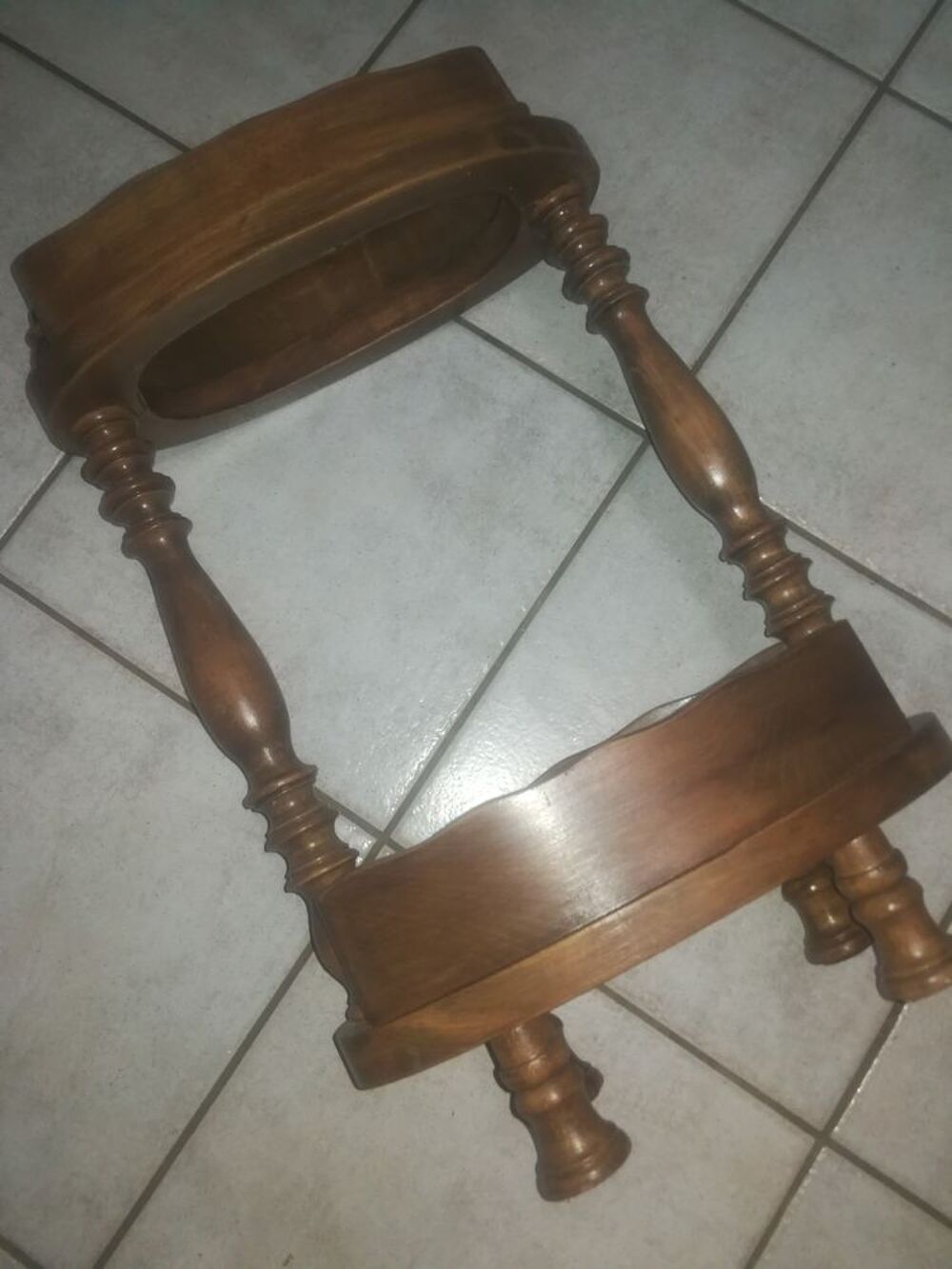 Petit meuble &agrave; identifier Décoration